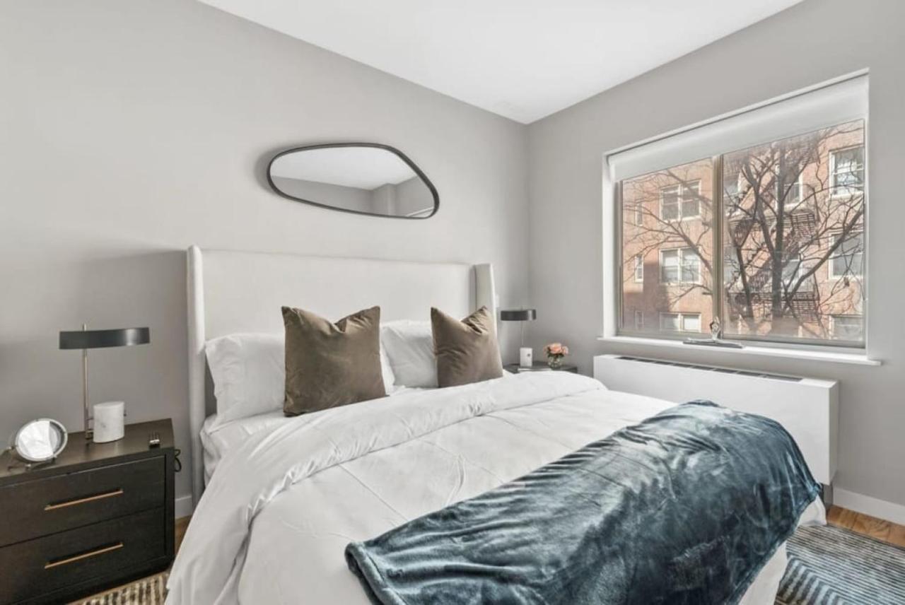 Top Notch 2Br Suite Minutes To Central Park Ню Йорк Екстериор снимка