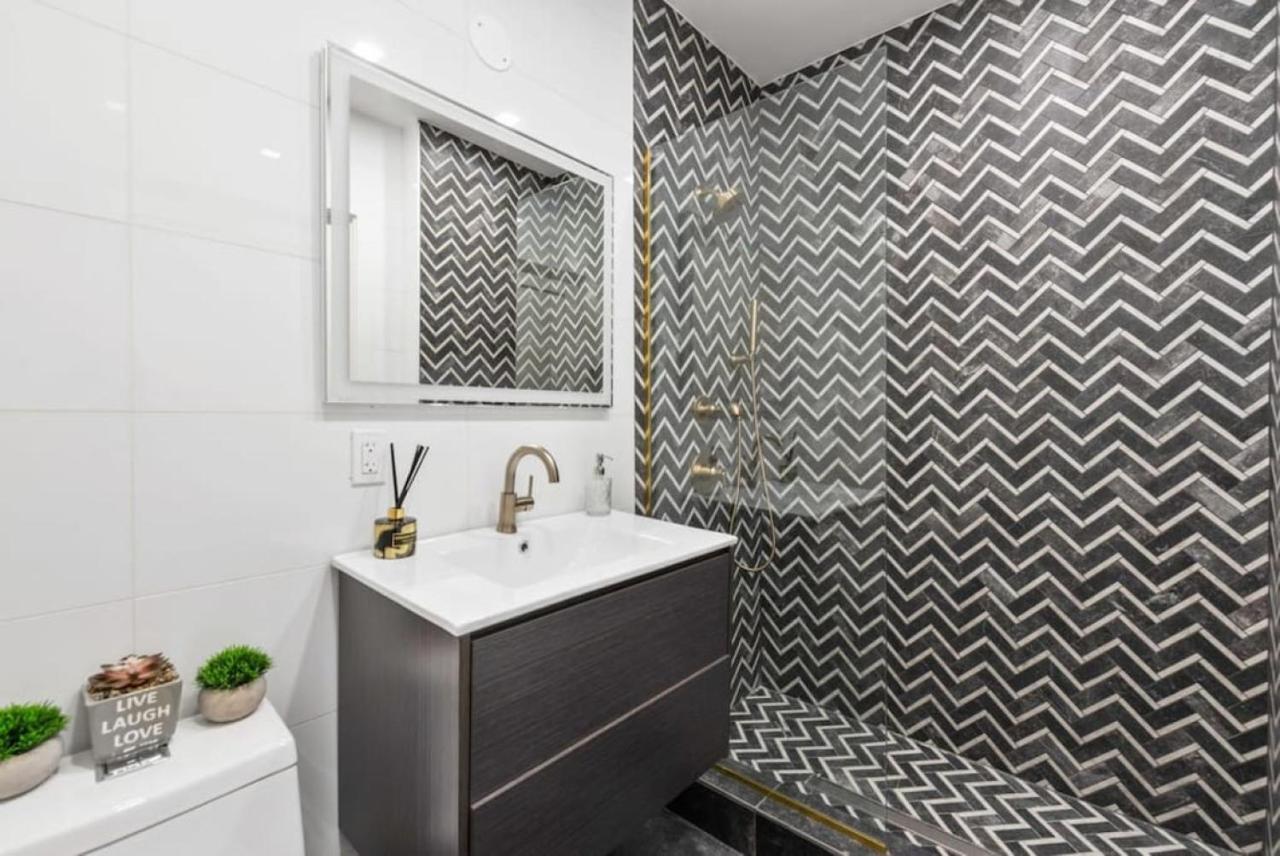 Top Notch 2Br Suite Minutes To Central Park Ню Йорк Екстериор снимка