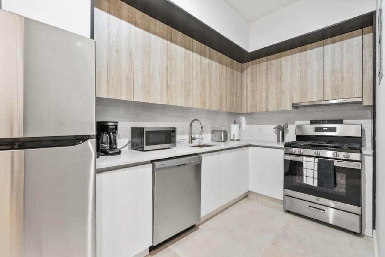 Top Notch 2Br Suite Minutes To Central Park Ню Йорк Екстериор снимка