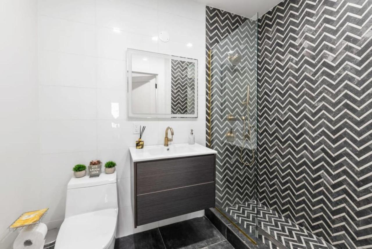 Top Notch 2Br Suite Minutes To Central Park Ню Йорк Екстериор снимка